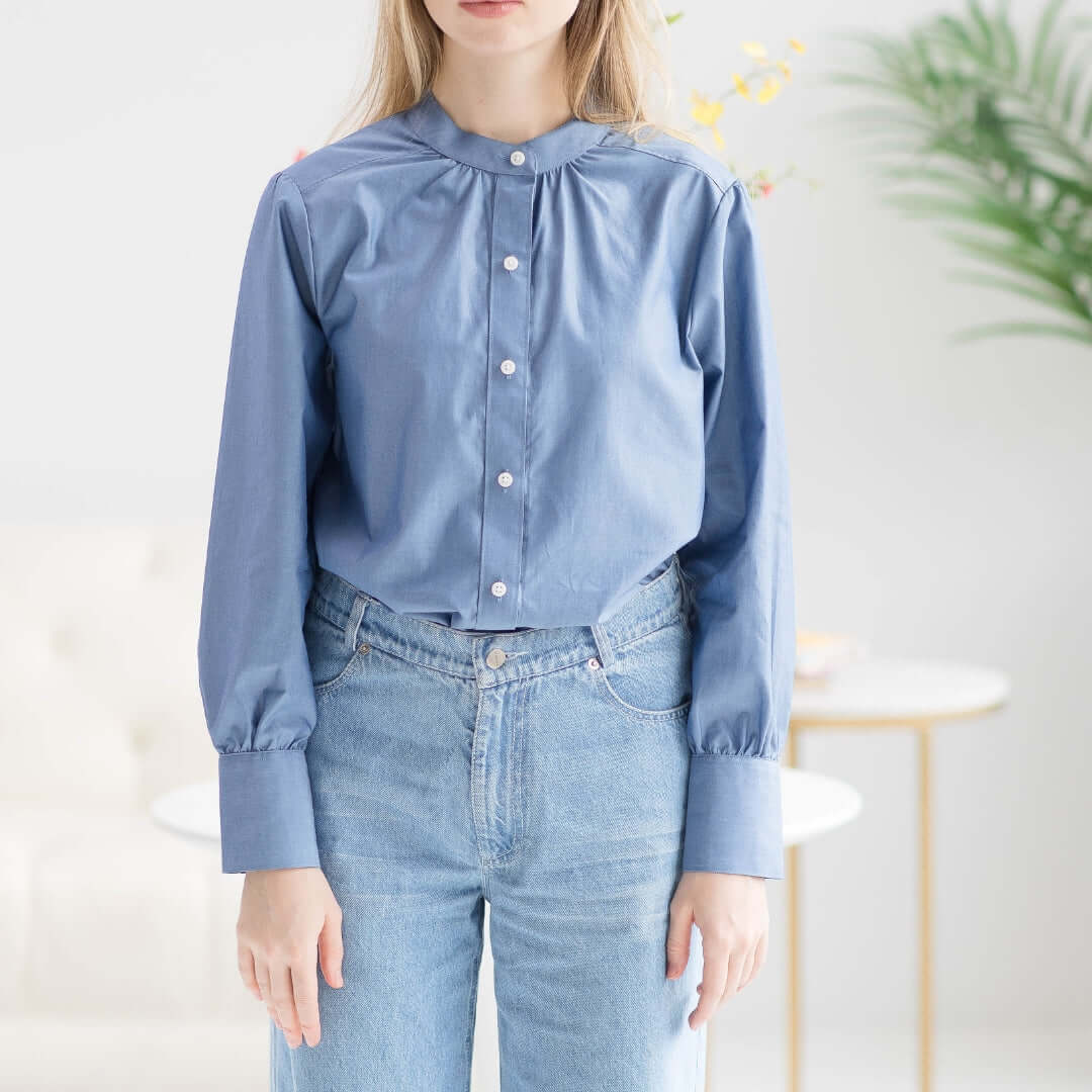 Women’s Adaptive Magnetic Closure Classic Chambray Blouse